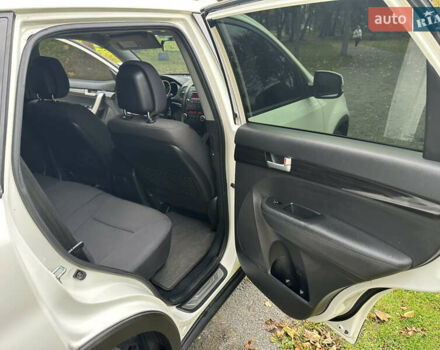 Белый Киа Соренто, объемом двигателя 2.2 л и пробегом 219 тыс. км за 12250 $, фото 28 на Automoto.ua