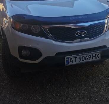 Белый Киа Соренто, объемом двигателя 2.2 л и пробегом 260 тыс. км за 10500 $, фото 1 на Automoto.ua