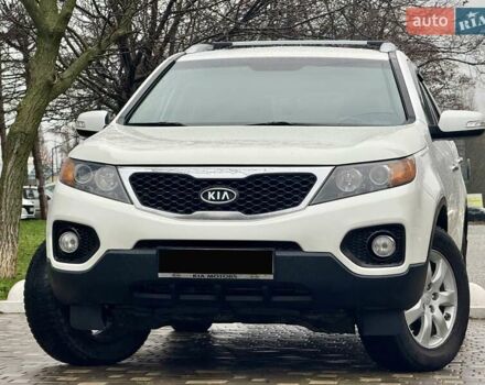 Білий Кіа Соренто, об'ємом двигуна 2.4 л та пробігом 327 тис. км за 9999 $, фото 5 на Automoto.ua