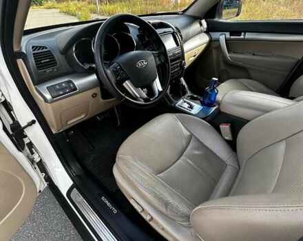 Белый Киа Соренто, объемом двигателя 2.36 л и пробегом 162 тыс. км за 15000 $, фото 23 на Automoto.ua