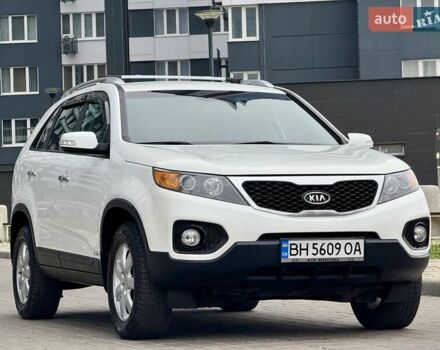 Белый Киа Соренто, объемом двигателя 2.4 л и пробегом 331 тыс. км за 9999 $, фото 4 на Automoto.ua