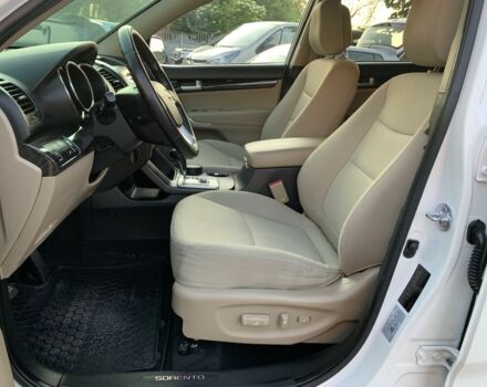 Белый Киа Соренто, объемом двигателя 2.2 л и пробегом 217 тыс. км за 12999 $, фото 7 на Automoto.ua