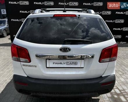 Белый Киа Соренто, объемом двигателя 2.4 л и пробегом 300 тыс. км за 10300 $, фото 5 на Automoto.ua