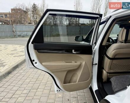 Белый Киа Соренто, объемом двигателя 2.4 л и пробегом 331 тыс. км за 9999 $, фото 57 на Automoto.ua