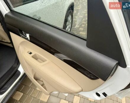 Білий Кіа Соренто, об'ємом двигуна 2.4 л та пробігом 327 тис. км за 9999 $, фото 58 на Automoto.ua