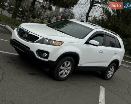 Белый Киа Соренто, объемом двигателя 2.36 л и пробегом 180 тыс. км за 9999 $, фото 8 на Automoto.ua