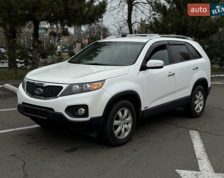 Белый Киа Соренто, объемом двигателя 2.36 л и пробегом 180 тыс. км за 9999 $, фото 7 на Automoto.ua