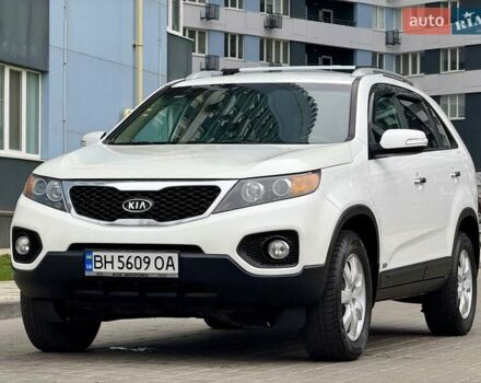 Белый Киа Соренто, объемом двигателя 2.4 л и пробегом 331 тыс. км за 9999 $, фото 3 на Automoto.ua