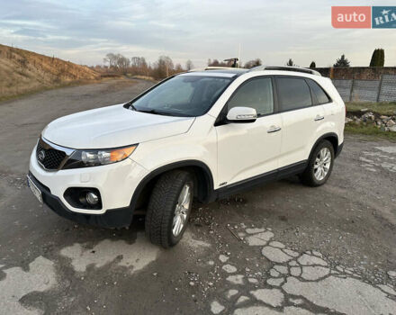 Белый Киа Соренто, объемом двигателя 2.2 л и пробегом 230 тыс. км за 12300 $, фото 4 на Automoto.ua