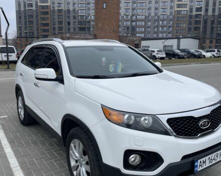 Белый Киа Соренто, объемом двигателя 2.4 л и пробегом 331 тыс. км за 10400 $, фото 1 на Automoto.ua