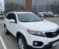 Белый Киа Соренто, объемом двигателя 2.4 л и пробегом 331 тыс. км за 10400 $, фото 1 на Automoto.ua