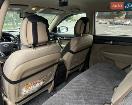 Белый Киа Соренто, объемом двигателя 2.36 л и пробегом 180 тыс. км за 9999 $, фото 22 на Automoto.ua