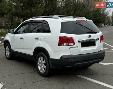 Белый Киа Соренто, объемом двигателя 2.36 л и пробегом 180 тыс. км за 9999 $, фото 10 на Automoto.ua