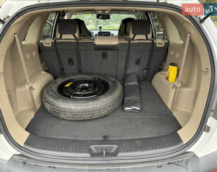 Белый Киа Соренто, объемом двигателя 2.36 л и пробегом 180 тыс. км за 9999 $, фото 25 на Automoto.ua