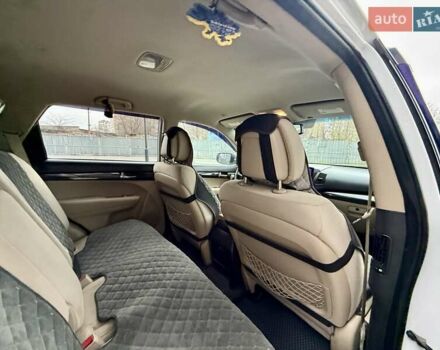 Белый Киа Соренто, объемом двигателя 2.4 л и пробегом 331 тыс. км за 9999 $, фото 59 на Automoto.ua