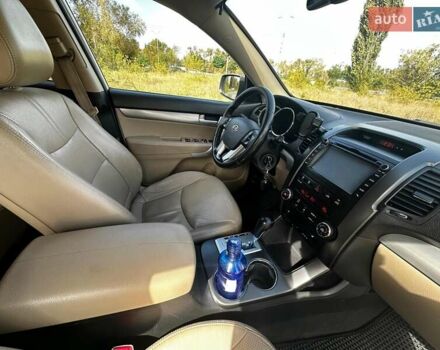 Белый Киа Соренто, объемом двигателя 2.36 л и пробегом 162 тыс. км за 15000 $, фото 25 на Automoto.ua