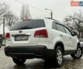 Білий Кіа Соренто, об'ємом двигуна 2.4 л та пробігом 327 тис. км за 9999 $, фото 11 на Automoto.ua