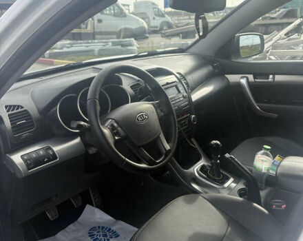 Белый Киа Соренто, объемом двигателя 2.2 л и пробегом 204 тыс. км за 12200 $, фото 6 на Automoto.ua