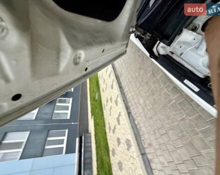 Белый Киа Соренто, объемом двигателя 2.4 л и пробегом 331 тыс. км за 9999 $, фото 72 на Automoto.ua