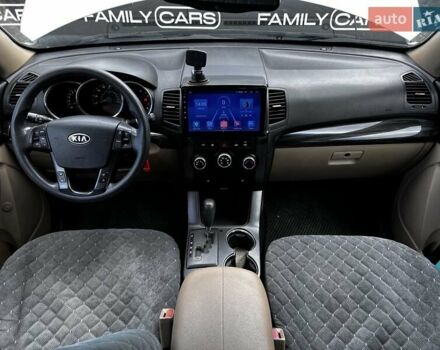 Белый Киа Соренто, объемом двигателя 2.4 л и пробегом 300 тыс. км за 10300 $, фото 13 на Automoto.ua