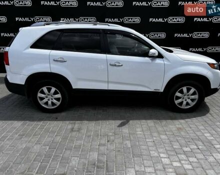 Белый Киа Соренто, объемом двигателя 2.4 л и пробегом 300 тыс. км за 10300 $, фото 3 на Automoto.ua