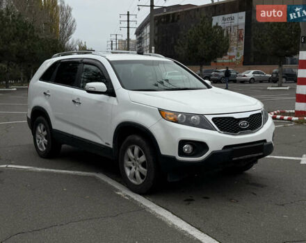Белый Киа Соренто, объемом двигателя 2.36 л и пробегом 180 тыс. км за 9999 $, фото 6 на Automoto.ua