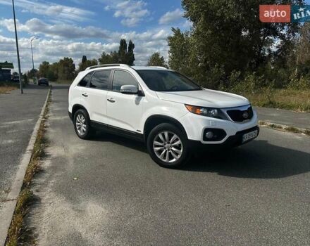 Белый Киа Соренто, объемом двигателя 2.36 л и пробегом 162 тыс. км за 15000 $, фото 6 на Automoto.ua