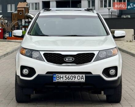 Белый Киа Соренто, объемом двигателя 2.4 л и пробегом 331 тыс. км за 9999 $, фото 1 на Automoto.ua