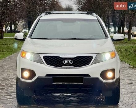 Білий Кіа Соренто, об'ємом двигуна 2.4 л та пробігом 327 тис. км за 9999 $, фото 3 на Automoto.ua