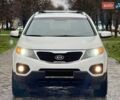 Білий Кіа Соренто, об'ємом двигуна 2.4 л та пробігом 327 тис. км за 9999 $, фото 3 на Automoto.ua