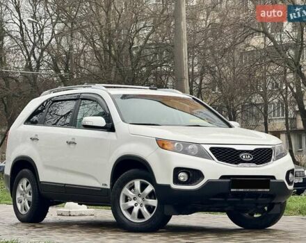 Білий Кіа Соренто, об'ємом двигуна 2.4 л та пробігом 327 тис. км за 9999 $, фото 20 на Automoto.ua