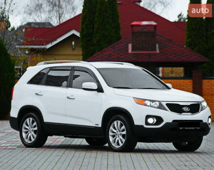 Белый Киа Соренто, объемом двигателя 2.2 л и пробегом 135 тыс. км за 12250 $, фото 2 на Automoto.ua