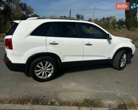 Белый Киа Соренто, объемом двигателя 2.36 л и пробегом 162 тыс. км за 15000 $, фото 7 на Automoto.ua