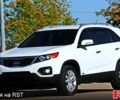 Белый Киа Соренто, объемом двигателя 2.2 л и пробегом 135 тыс. км за 12800 $, фото 2 на Automoto.ua