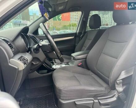 Белый Киа Соренто, объемом двигателя 2.36 л и пробегом 135 тыс. км за 11590 $, фото 8 на Automoto.ua