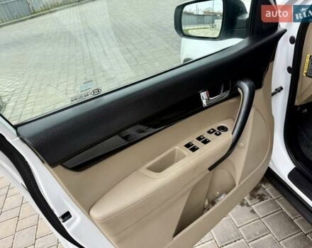 Белый Киа Соренто, объемом двигателя 2.4 л и пробегом 331 тыс. км за 9999 $, фото 27 на Automoto.ua