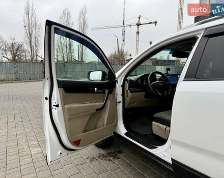 Белый Киа Соренто, объемом двигателя 2.4 л и пробегом 331 тыс. км за 9999 $, фото 29 на Automoto.ua