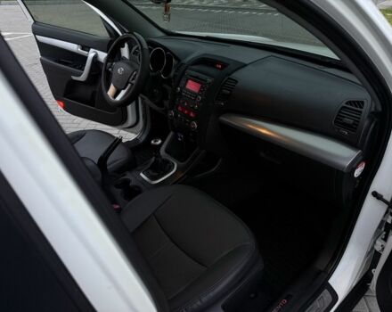 Белый Киа Соренто, объемом двигателя 2.2 л и пробегом 137 тыс. км за 11800 $, фото 10 на Automoto.ua