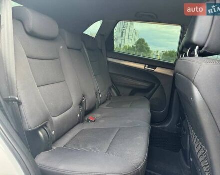 Белый Киа Соренто, объемом двигателя 2.36 л и пробегом 135 тыс. км за 11590 $, фото 10 на Automoto.ua
