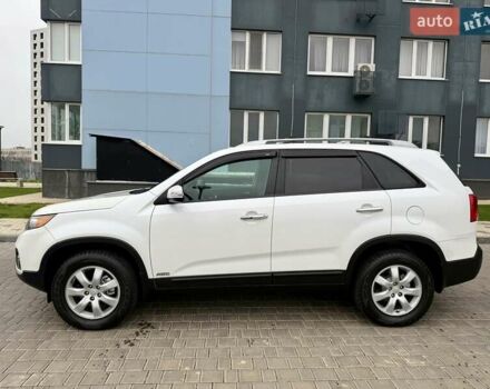 Белый Киа Соренто, объемом двигателя 2.4 л и пробегом 331 тыс. км за 9999 $, фото 2 на Automoto.ua