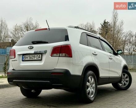 Белый Киа Соренто, объемом двигателя 2.4 л и пробегом 331 тыс. км за 9999 $, фото 14 на Automoto.ua