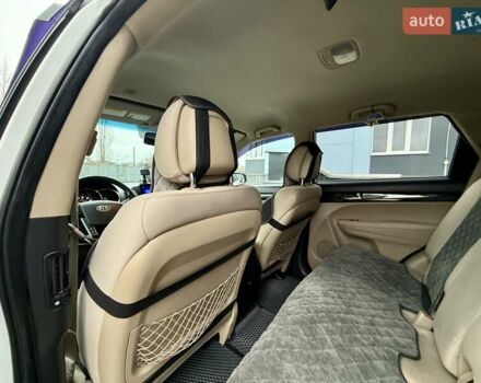 Белый Киа Соренто, объемом двигателя 2.4 л и пробегом 331 тыс. км за 9999 $, фото 64 на Automoto.ua