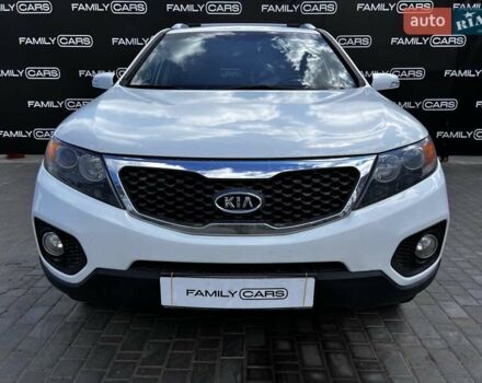 Белый Киа Соренто, объемом двигателя 2.4 л и пробегом 300 тыс. км за 10300 $, фото 1 на Automoto.ua