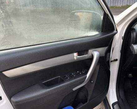 Белый Киа Соренто, объемом двигателя 2.2 л и пробегом 230 тыс. км за 12300 $, фото 16 на Automoto.ua