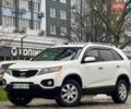Білий Кіа Соренто, об'ємом двигуна 2.4 л та пробігом 327 тис. км за 9999 $, фото 12 на Automoto.ua