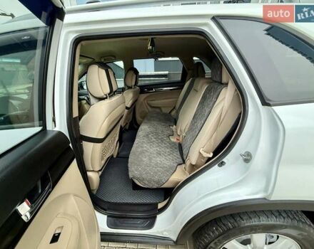 Белый Киа Соренто, объемом двигателя 2.4 л и пробегом 331 тыс. км за 9999 $, фото 60 на Automoto.ua