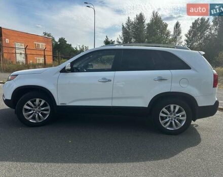 Белый Киа Соренто, объемом двигателя 2.36 л и пробегом 162 тыс. км за 15000 $, фото 4 на Automoto.ua