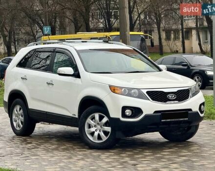 Білий Кіа Соренто, об'ємом двигуна 2.4 л та пробігом 327 тис. км за 9999 $, фото 19 на Automoto.ua