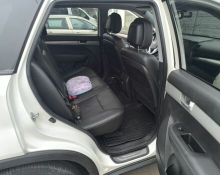 Білий Кіа Соренто, об'ємом двигуна 2.2 л та пробігом 258 тис. км за 14000 $, фото 11 на Automoto.ua