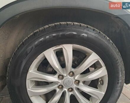 Белый Киа Соренто, объемом двигателя 2.2 л и пробегом 230 тыс. км за 12300 $, фото 22 на Automoto.ua